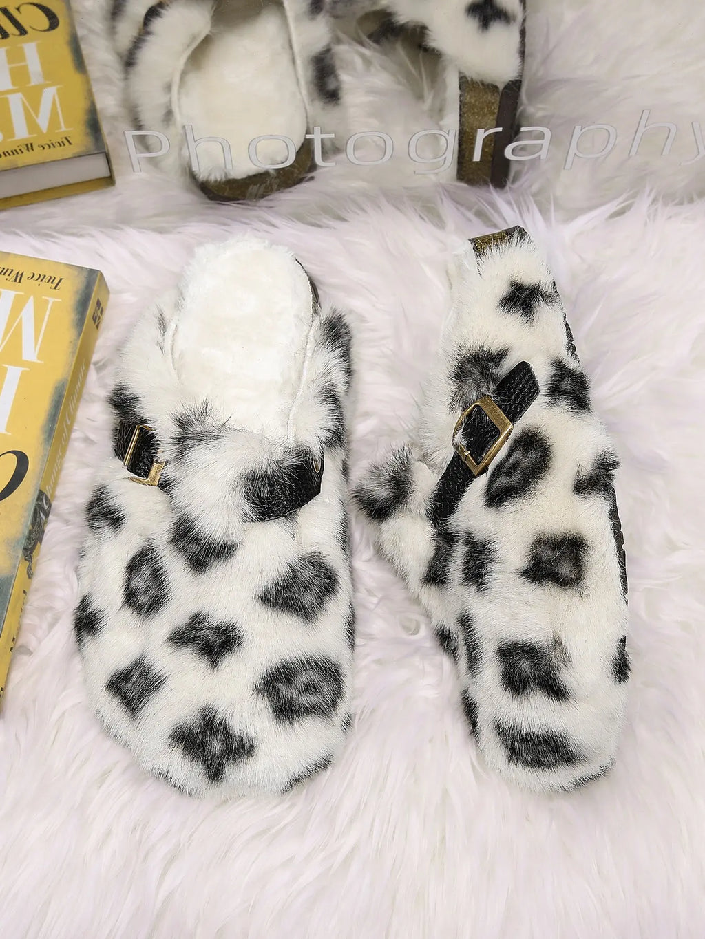 High-End Slip-On Fur Slippers for Men and Women, Plaid Pattern, Thick Sole, Casual Fashion, Anti-Slip, Warm Outdoor Shoes, Footwear, Perfect Gift, Leopard Pattern Slippers